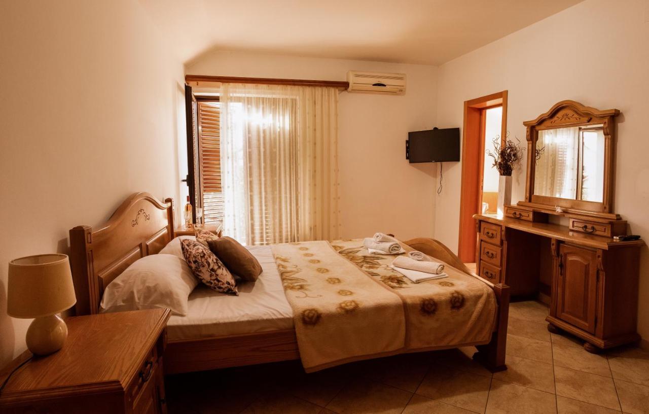 Apartments And Rooms Marija Budva Eksteriør bilde