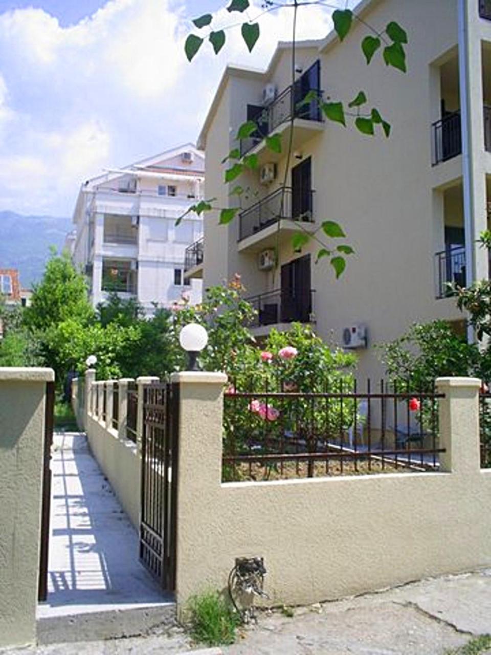 Apartments And Rooms Marija Budva Eksteriør bilde